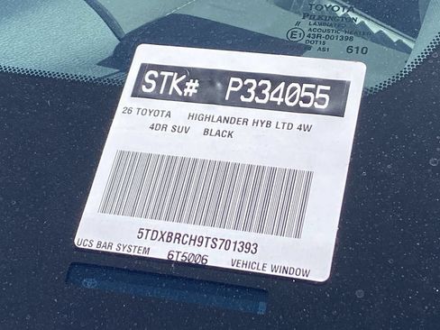 Certified 2026 Toyota Highlander Limited AWD/4WD image 39