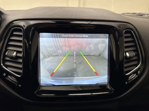 Used 2017 Jeep Compass Limited w/ Navigation Group AWD/4WD image 18