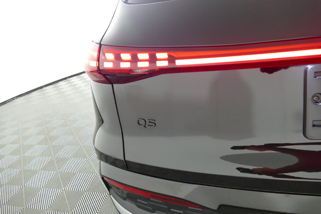 Certified 2025 Audi Q5 Premium w/ Convenience Package AWD/4WD image 34