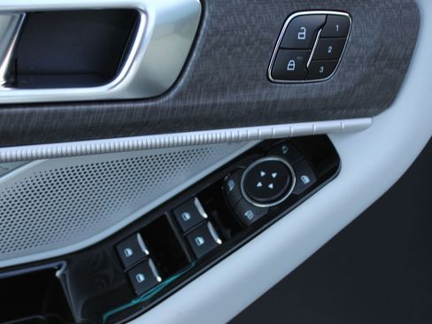 New 2026 Ford Explorer Platinum image 24