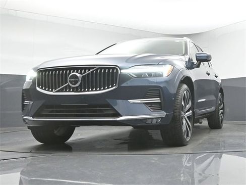 Used 2023 Volvo XC60 B5 Ultimate w/ Climate Package image 40
