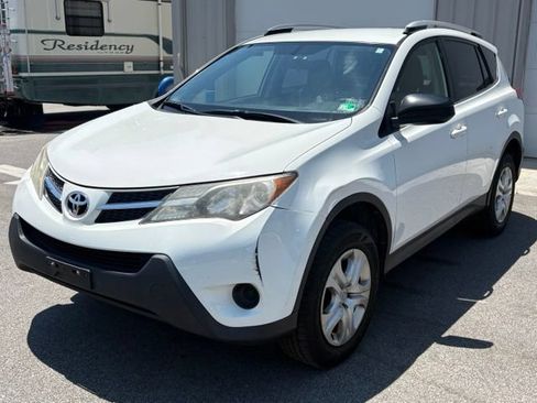 Used 2014 Toyota RAV4 LE FWD image 1