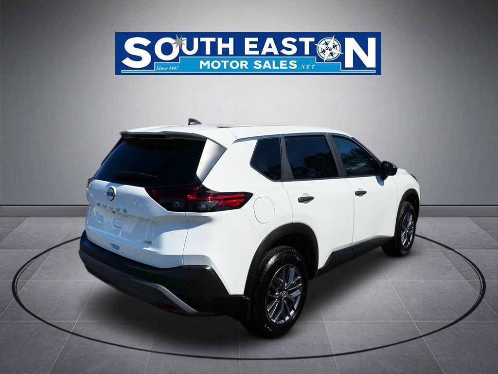 Used 2023 Nissan Rogue S AWD/4WD image 6