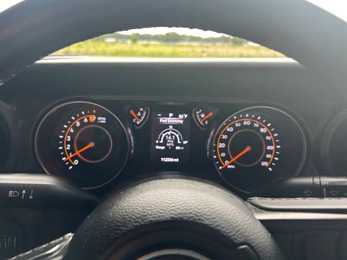 Used 2022 Jeep Gladiator Sport AWD/4WD image 13