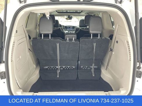 Used 2023 Chrysler Pacifica Limited image 26