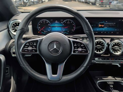 Used 2023 Mercedes-Benz CLA 250 image 11