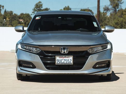 Used 2018 Honda Accord Sport image 2