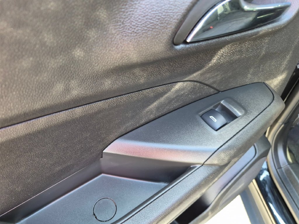 Used 2025 Chevrolet Trax LS FWD image 26