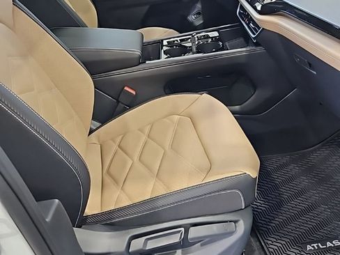 New 2026 Volkswagen Atlas Cross Sport SE AWD/4WD image 13
