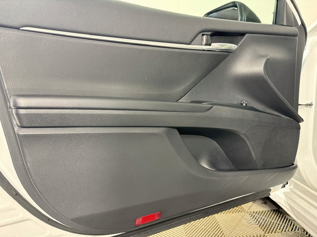 Used 2020 Toyota Camry SE w/ Audio Package FWD image 12