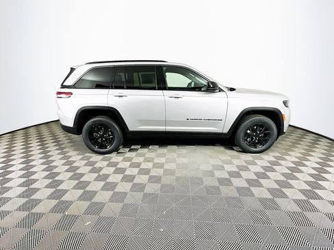 New 2026 Jeep Grand Cherokee Altitude AWD/4WD image 11