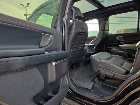 Used 2025 Ford Expedition Tremor AWD/4WD image 11