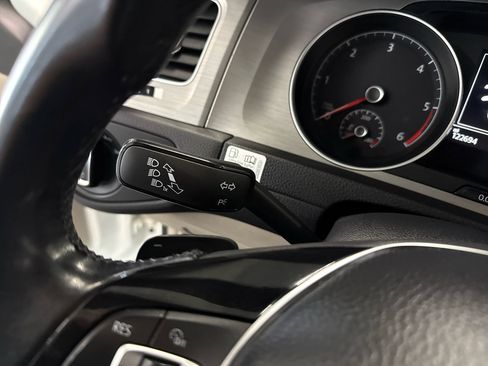 Used 2015 Volkswagen Golf TDI SE image 24
