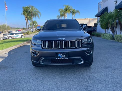 Used 2018 Jeep Grand Cherokee Limited RWD image 2