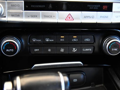 Used 2019 Kia Stinger RWD image 25
