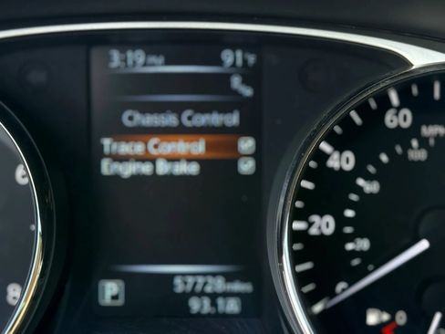 Used 2016 Nissan Rogue SV w/ SV Premium Package AWD/4WD image 29