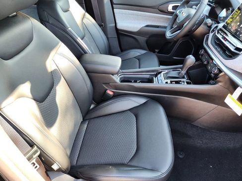 New 2026 Jeep Compass Latitude image 10