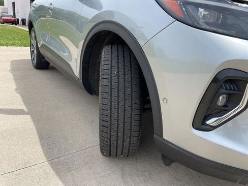 Certified 2023 Ford Escape Platinum w/ Premium Technology Package AWD/4WD image 17