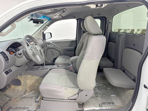 Used 2015 Nissan Frontier S image 26