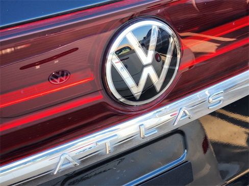 Used 2024 Volkswagen Atlas SE FWD image 9