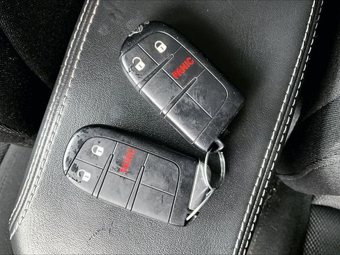 Used 2023 Jeep Renegade Latitude image 31