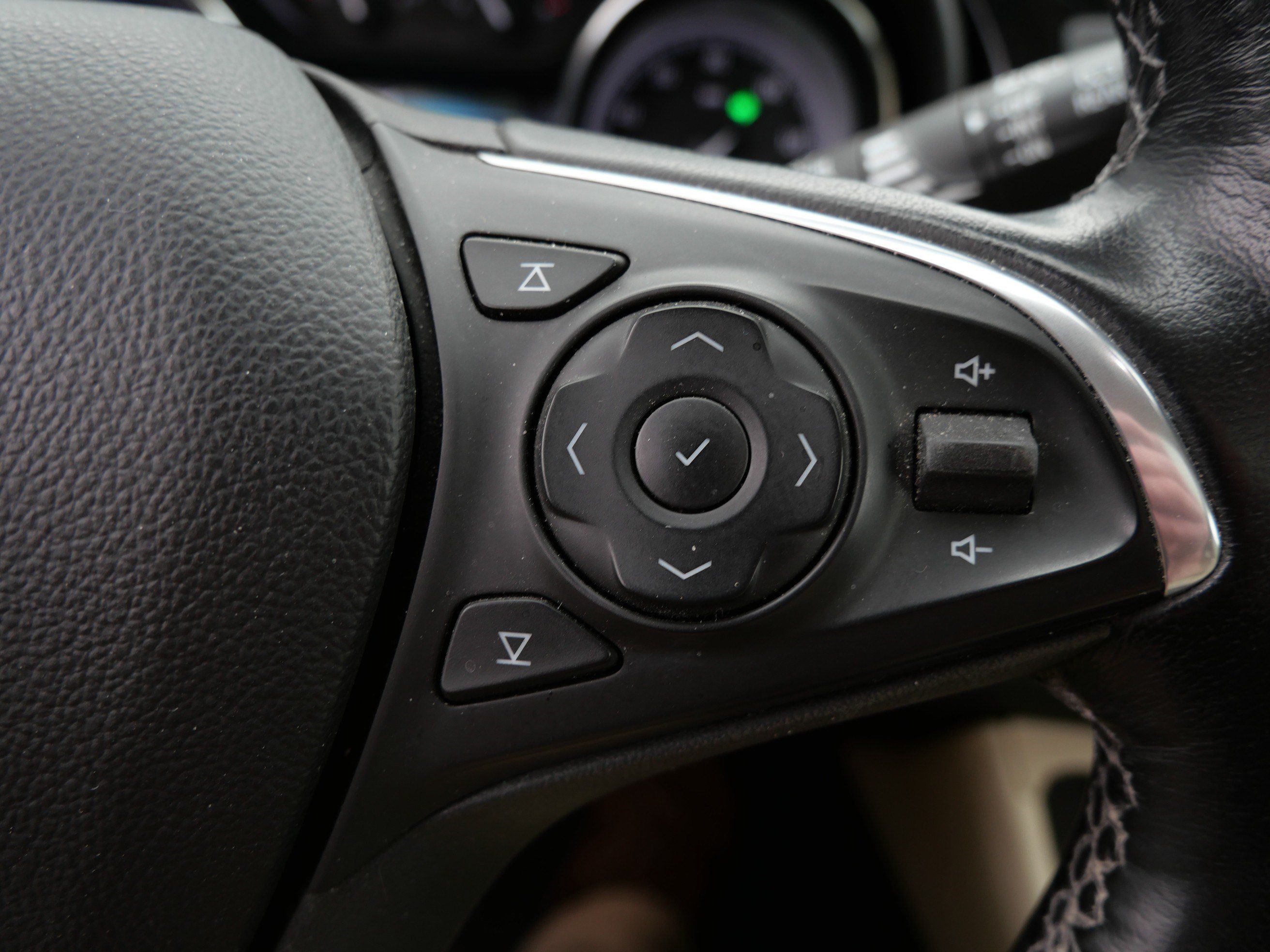 Used 2020 Buick Envision Essence AWD/4WD image 26
