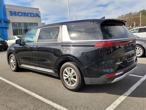 Used 2024 Kia Carnival LX image 5