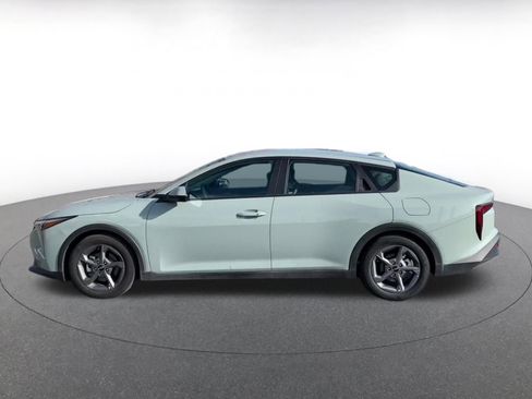 Used 2025 Kia K4 LXS image 9