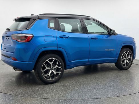 Used 2025 Jeep Compass Limited AWD/4WD image 9
