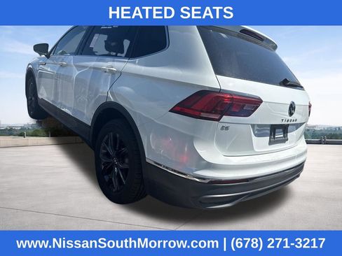 Used 2024 Volkswagen Tiguan SE image 2