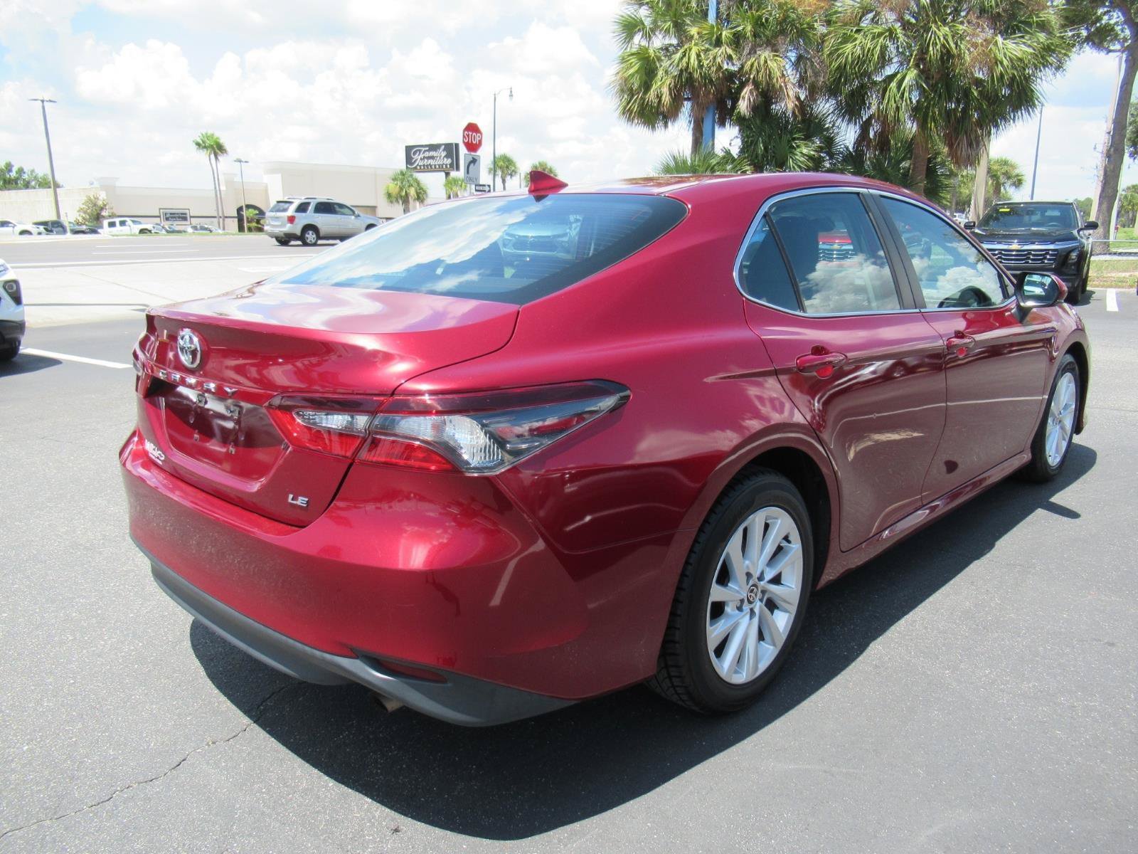 Used 2021 Toyota Camry LE FWD image 5