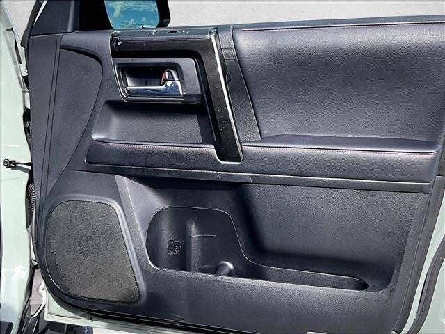 Used 2023 Toyota 4Runner TRD Off-Road Premium w/ Moonroof Package AWD/4WD image 19