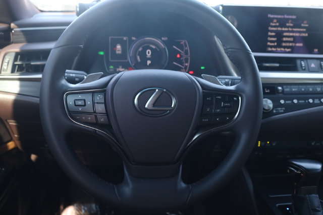 Used 2021 Lexus ES 300h w/ Premium Package FWD image 12