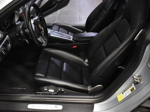 Used 2018 Porsche 718 Cayman S RWD image 21