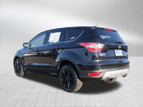 Used 2017 Ford Escape SE image 5