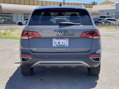 Used 2024 Volkswagen Taos SE w/ Panoramic Sunroof Package AWD/4WD image 37