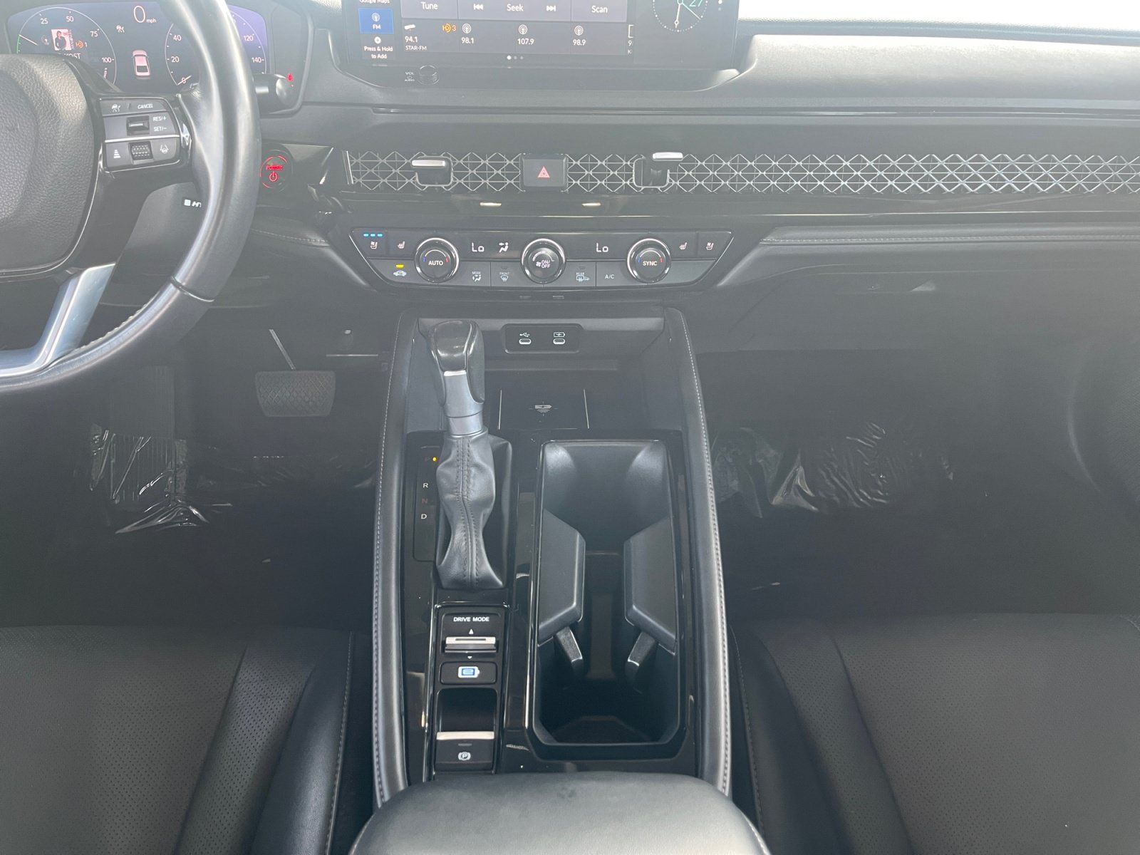 Used 2023 Honda Accord Touring image 11