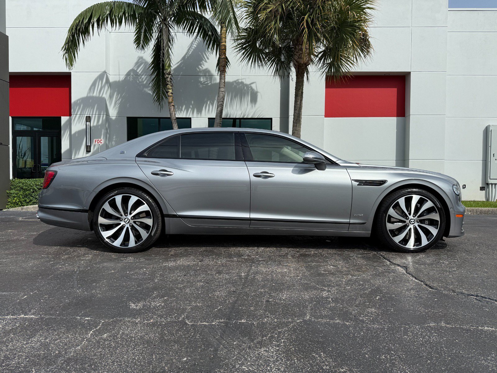 Used 2020 Bentley Flying Spur W12 AWD/4WD image 2