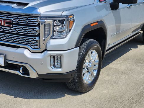 Used 2023 GMC Sierra 2500 Denali w/ Denali Ultimate Package AWD/4WD image 12