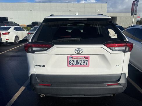 Certified 2021 Toyota RAV4 LE image 3