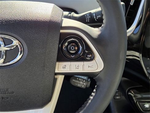 Used 2017 Toyota Prius Prime Advanced image 19