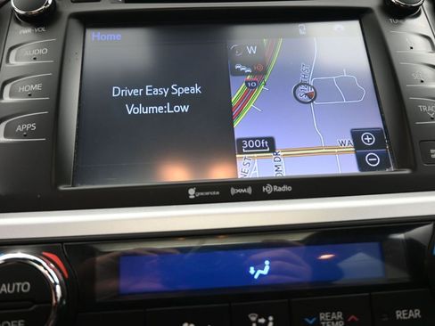 Used 2019 Toyota Highlander XLE image 6