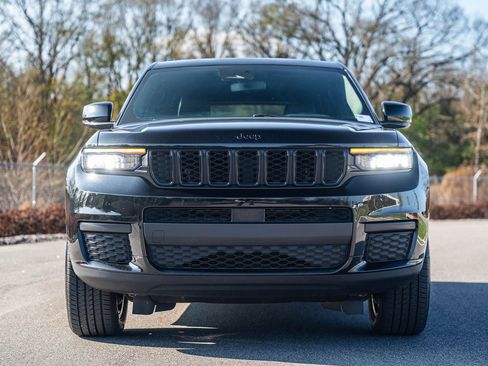 Used 2023 Jeep Grand Cherokee L Laredo image 2