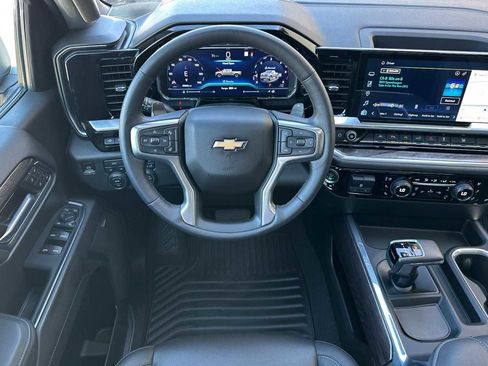 Certified 2022 Chevrolet Silverado 1500 LTZ w/ Technology Package image 17