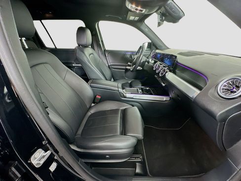 Used 2025 Mercedes-Benz GLB 250 image 32