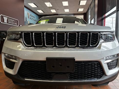 Used 2023 Jeep Grand Cherokee 4WD 4xe image 4