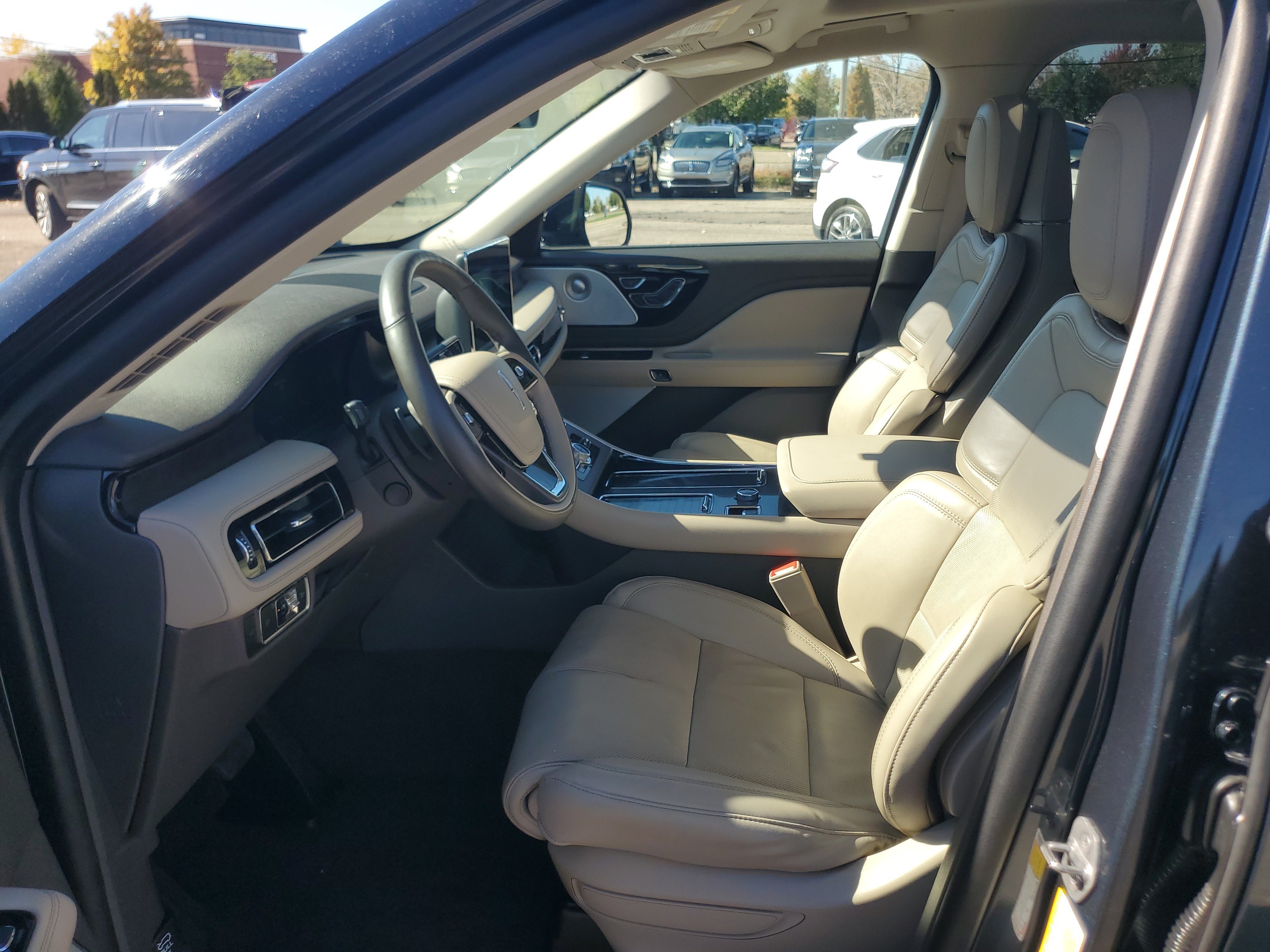 Used 2024 Lincoln Aviator Reserve w/ Equipment Group 201A AWD/4WD image 12