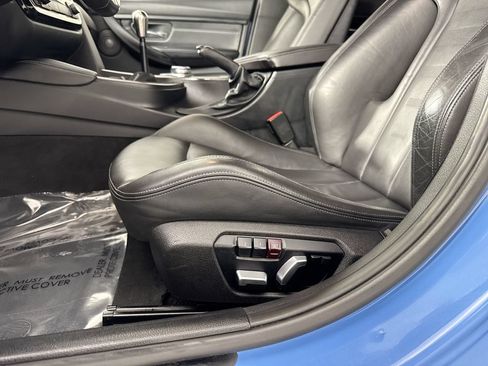 Used 2018 BMW M3 RWD image 26