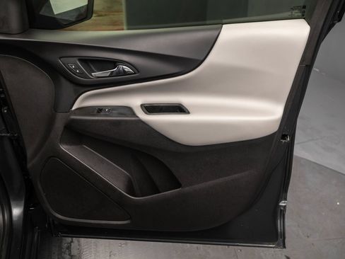 Used 2018 Chevrolet Equinox LS FWD image 41
