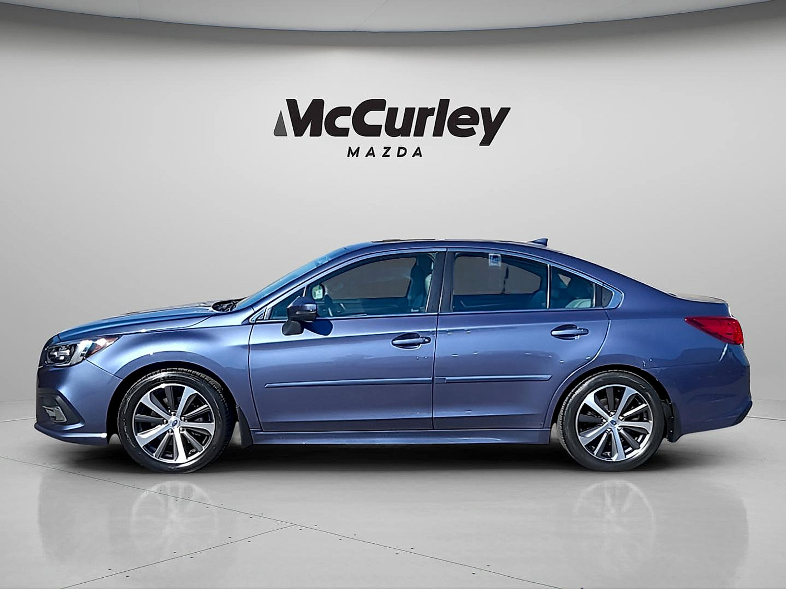 Used 2018 Subaru Legacy 3.6R Limited AWD/4WD image 4